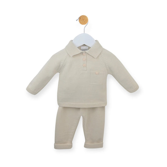 Biscuit Louis Outfit