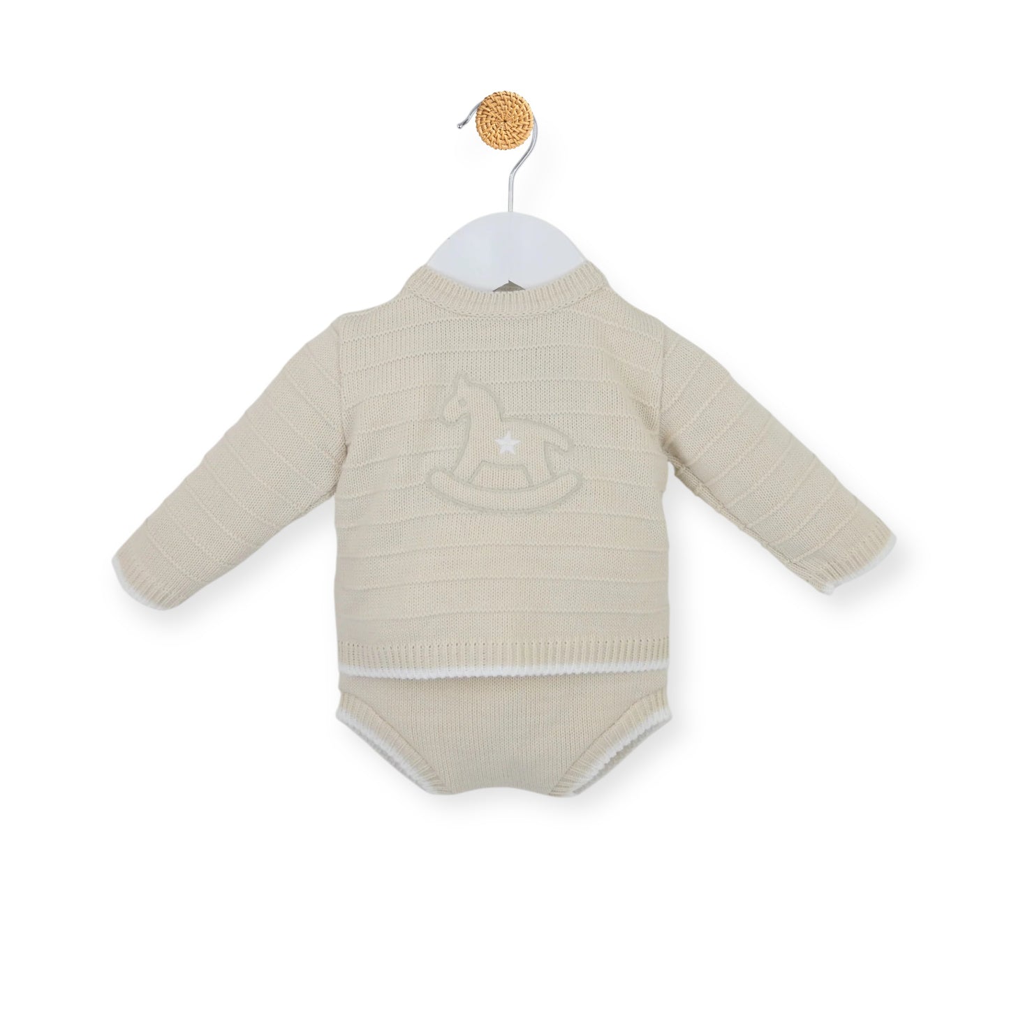 Biscuit Daniel Outfit