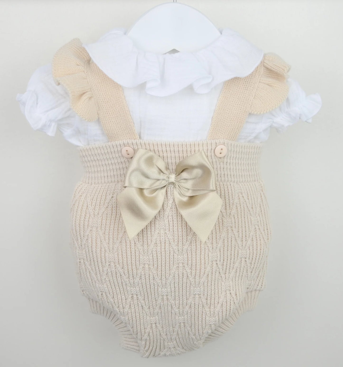 Biscuit Melody Outfit