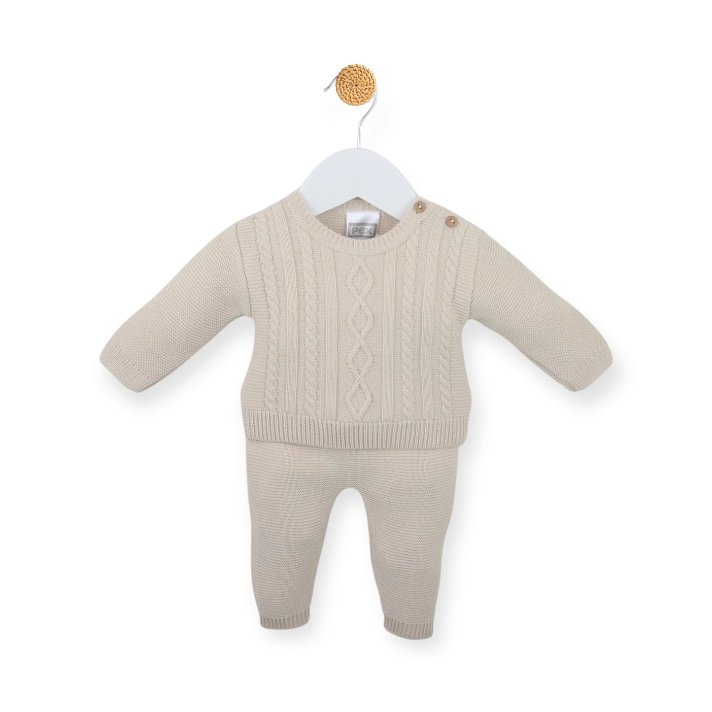 Biscuit  Fergus Outfit