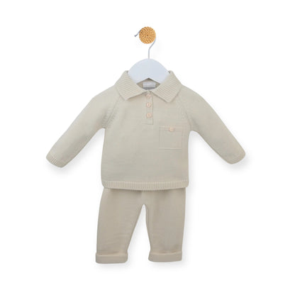 Biscuit Louis Outfit