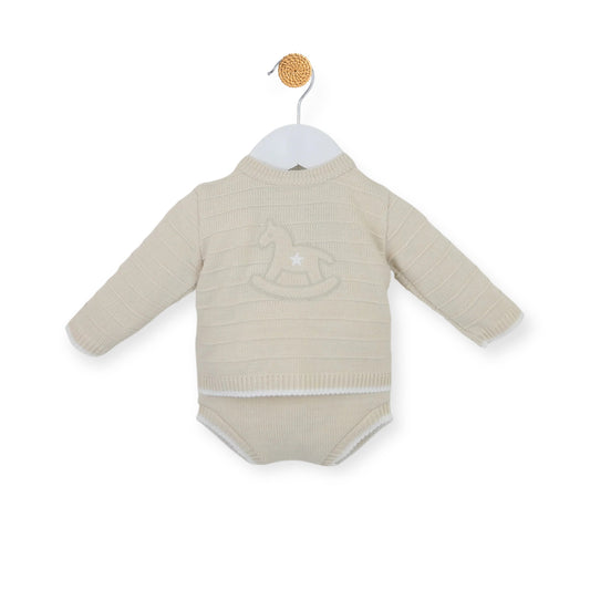 Biscuit Daniel Outfit